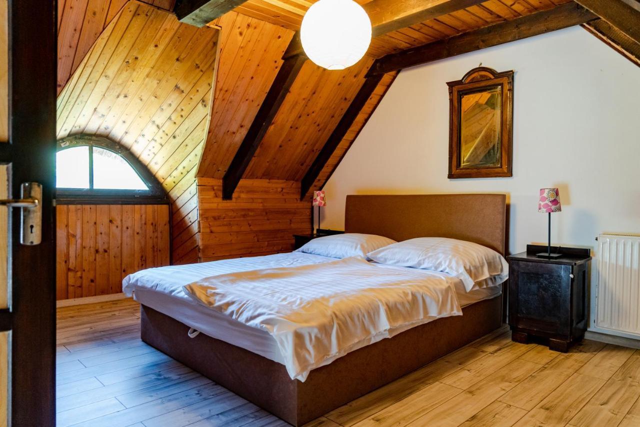 Bohem Birtok Es Csarda Hotel Zamárdi Buitenkant foto
