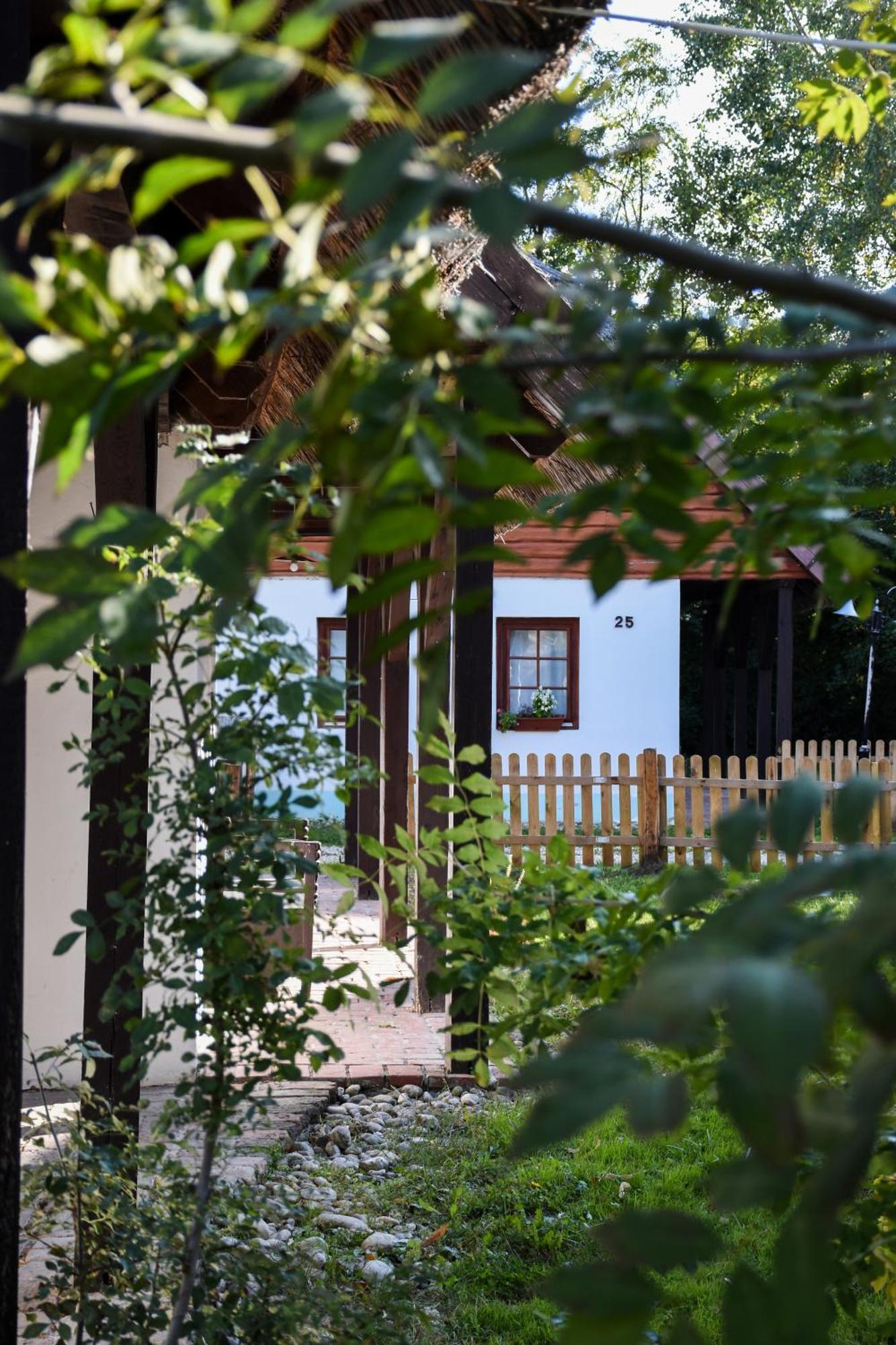 Bohem Birtok Es Csarda Hotel Zamárdi Buitenkant foto