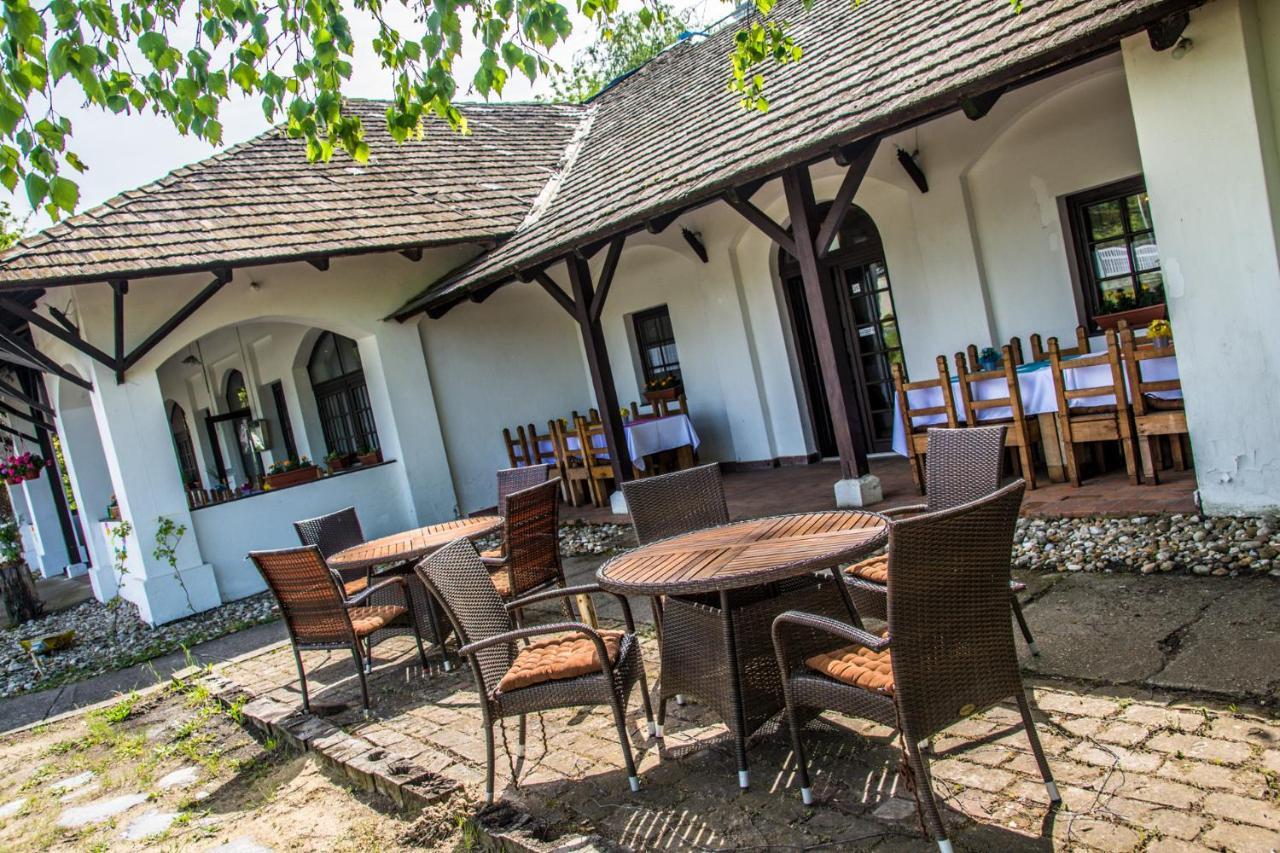 Bohem Birtok Es Csarda Hotel Zamárdi Buitenkant foto