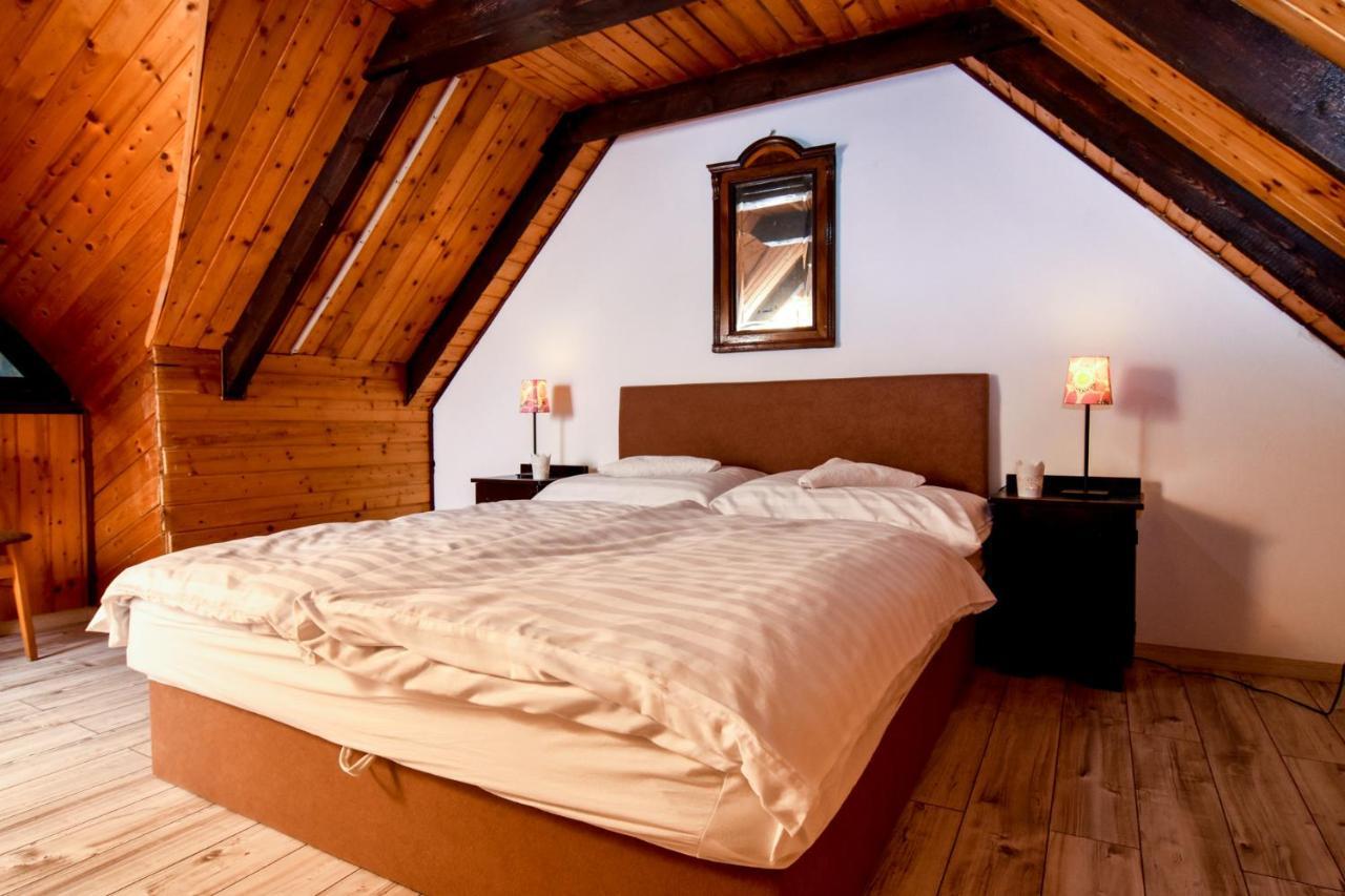 Bohem Birtok Es Csarda Hotel Zamárdi Buitenkant foto