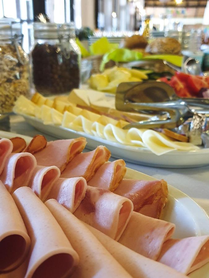 Bohem Birtok Es Csarda Hotel Zamárdi Buitenkant foto
